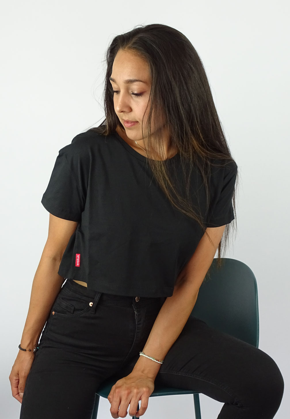 avakuk crop top in Schwarz aus 100 % Baumwolle und fairer Herstellung in Portugal