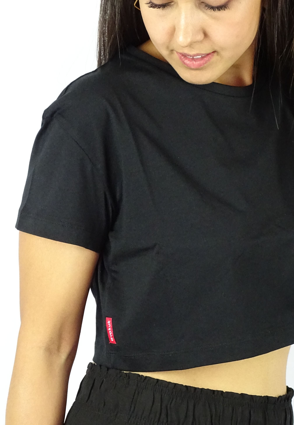 avakuk crop top in Schwarz aus 100 % Baumwolle und fairer Herstellung in Portugal