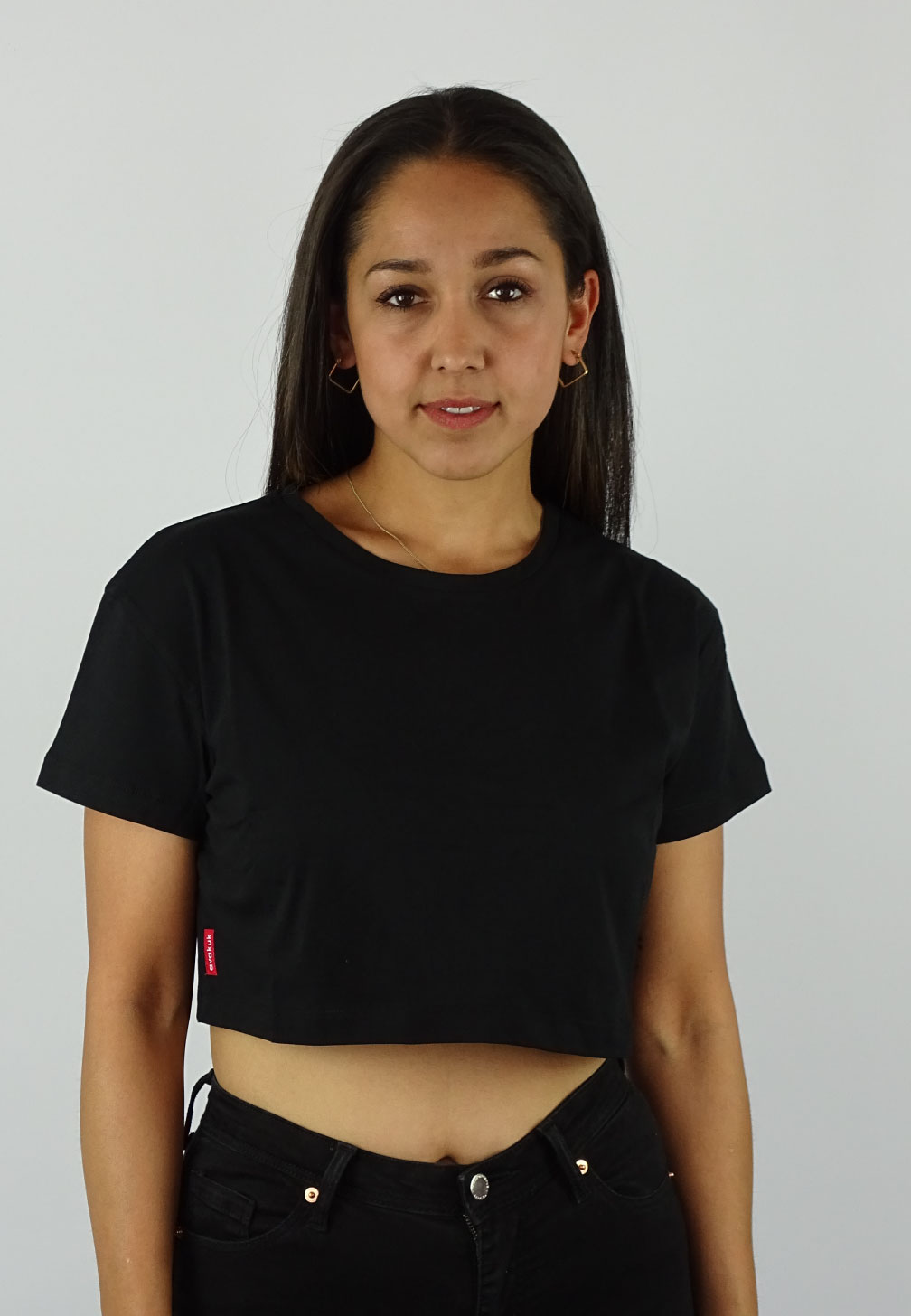 avakuk crop top in Schwarz aus 100 % Baumwolle und fairer Herstellung in Portugal