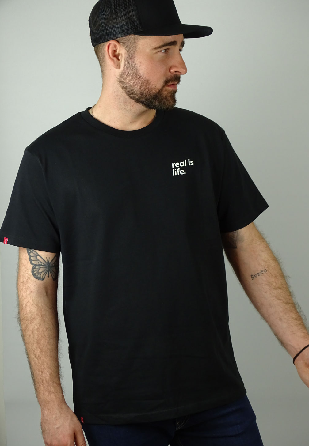 avakuk® D5 real is life. T-Shirt 230 gsm schwarz made in Portugal und Schweiz