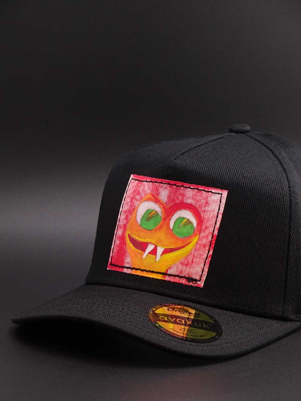 avakuk artline Cap modell 3 auf schwarzem hintergund